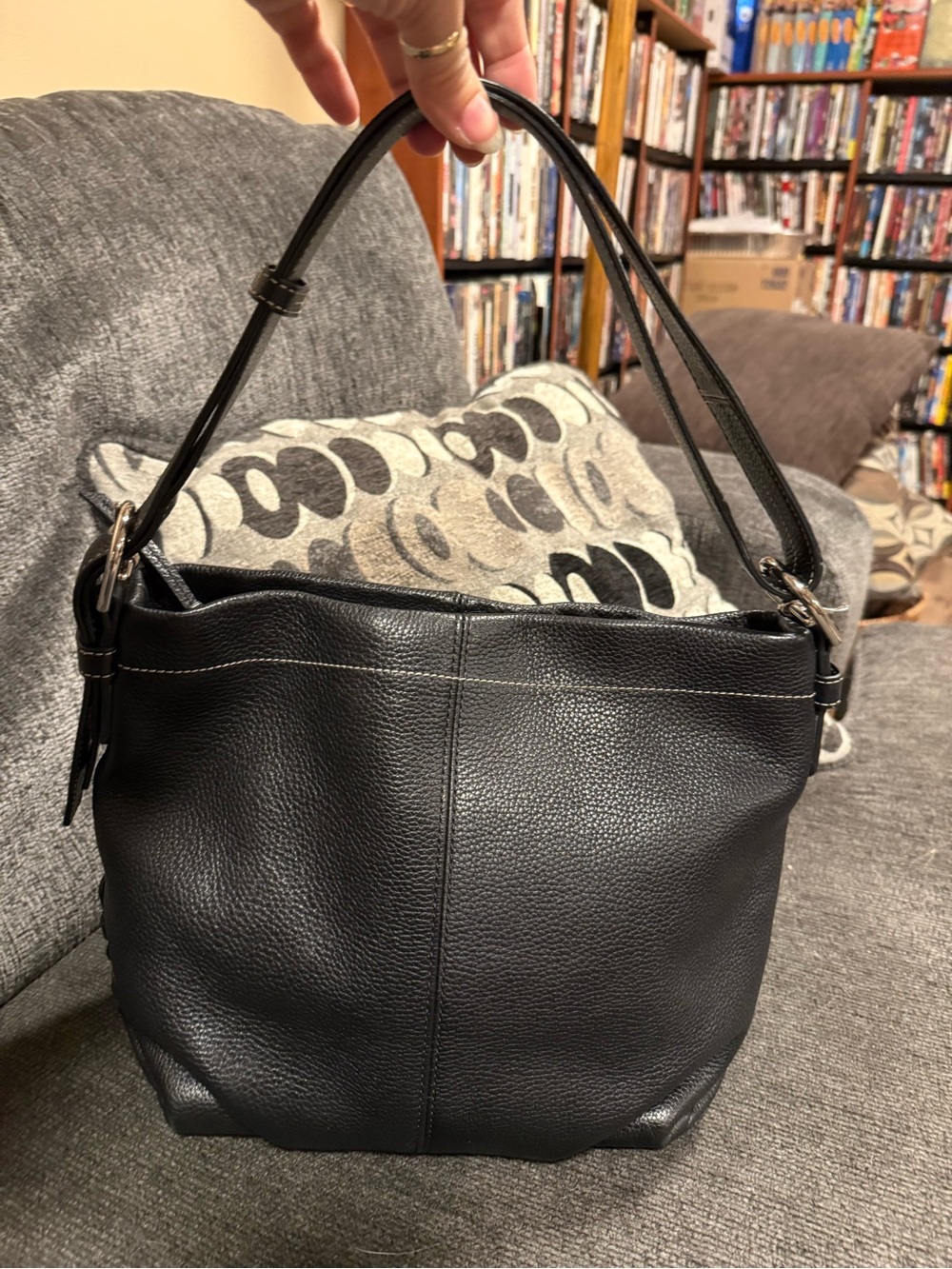 COACH CHELSEA BLACK PEBBLED SHOULDER BAG